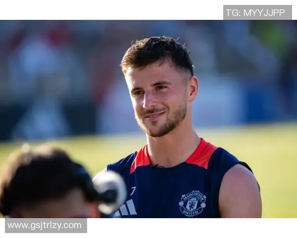 当年黑足球明星的女生如何在运动与生活中找到自我价值与梦想的平衡